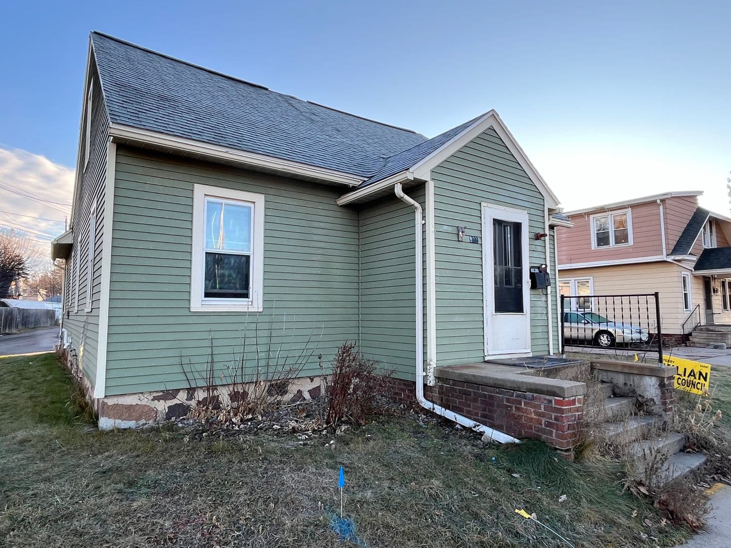 Wausau Apartment: 803 Grand Ave