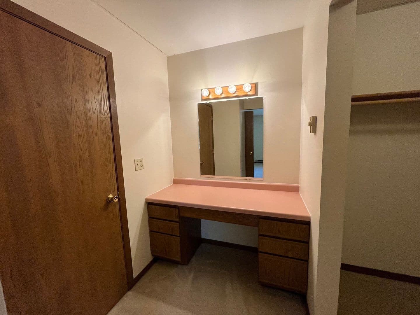Medford Apartment: 805 W Allman Street