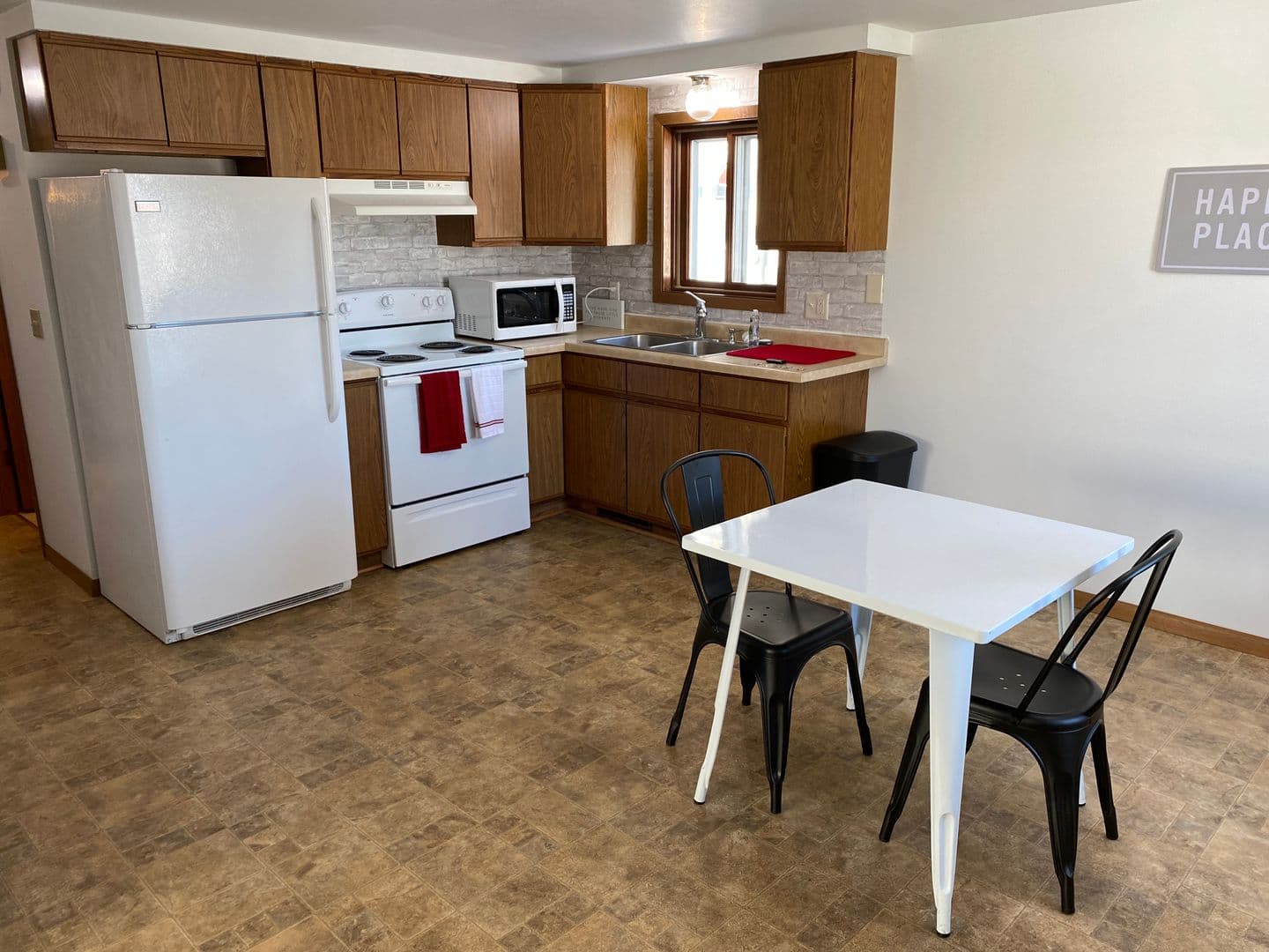 Marshfield Apartment: 307 S Vine Avenue
