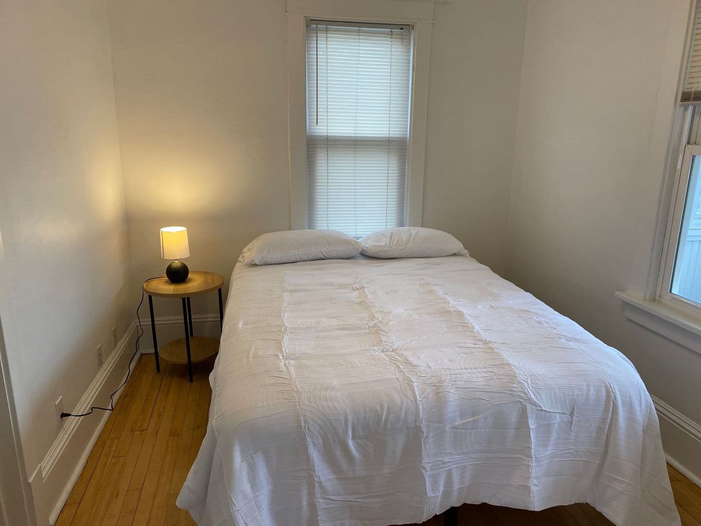 Marshfield Apartment: 410 N Maple Ave