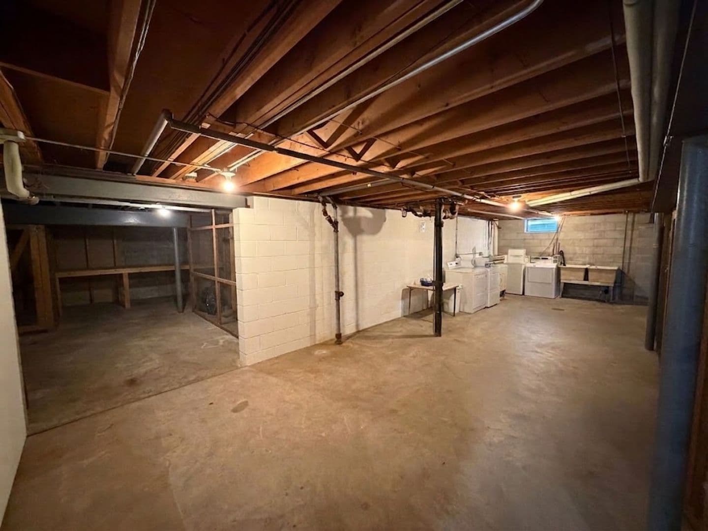 Stevens Point Apartment: 1100 Sunset Blvd