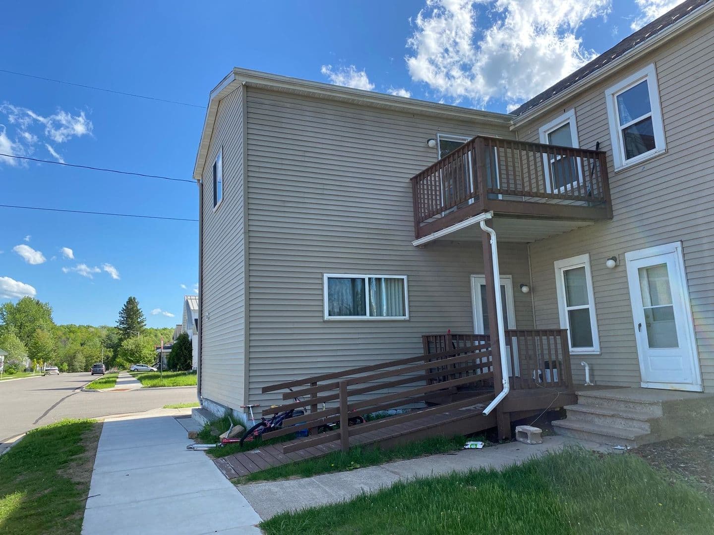 Rhinelander Apartment: 730 Wabash Street
