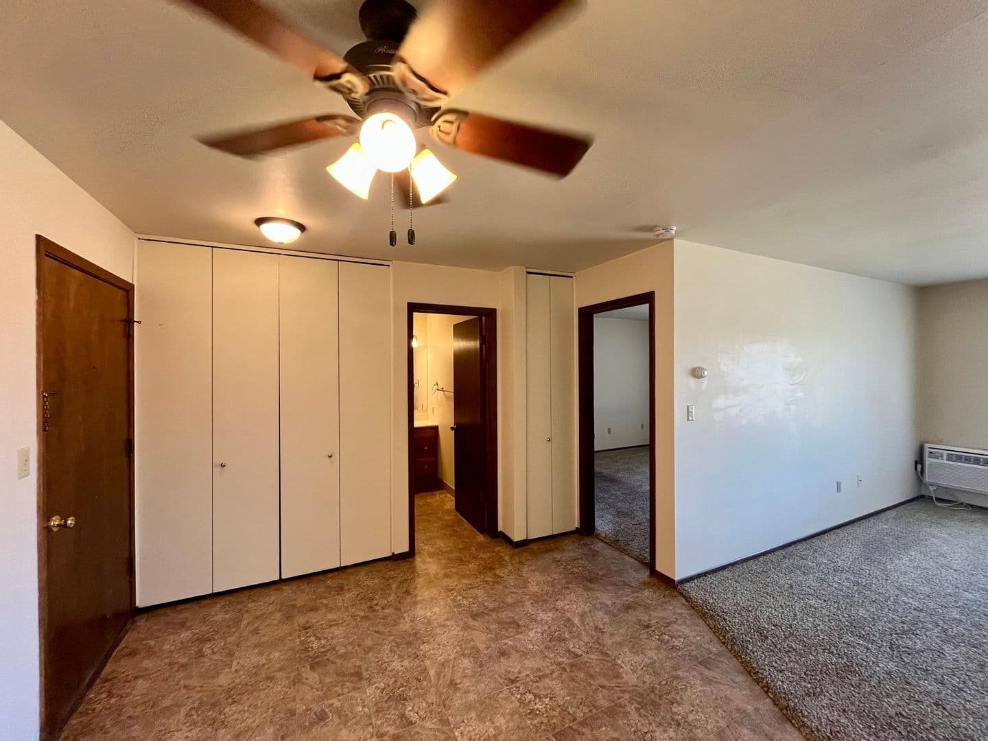 Marshfield Apartment: 619 Laurel Ct