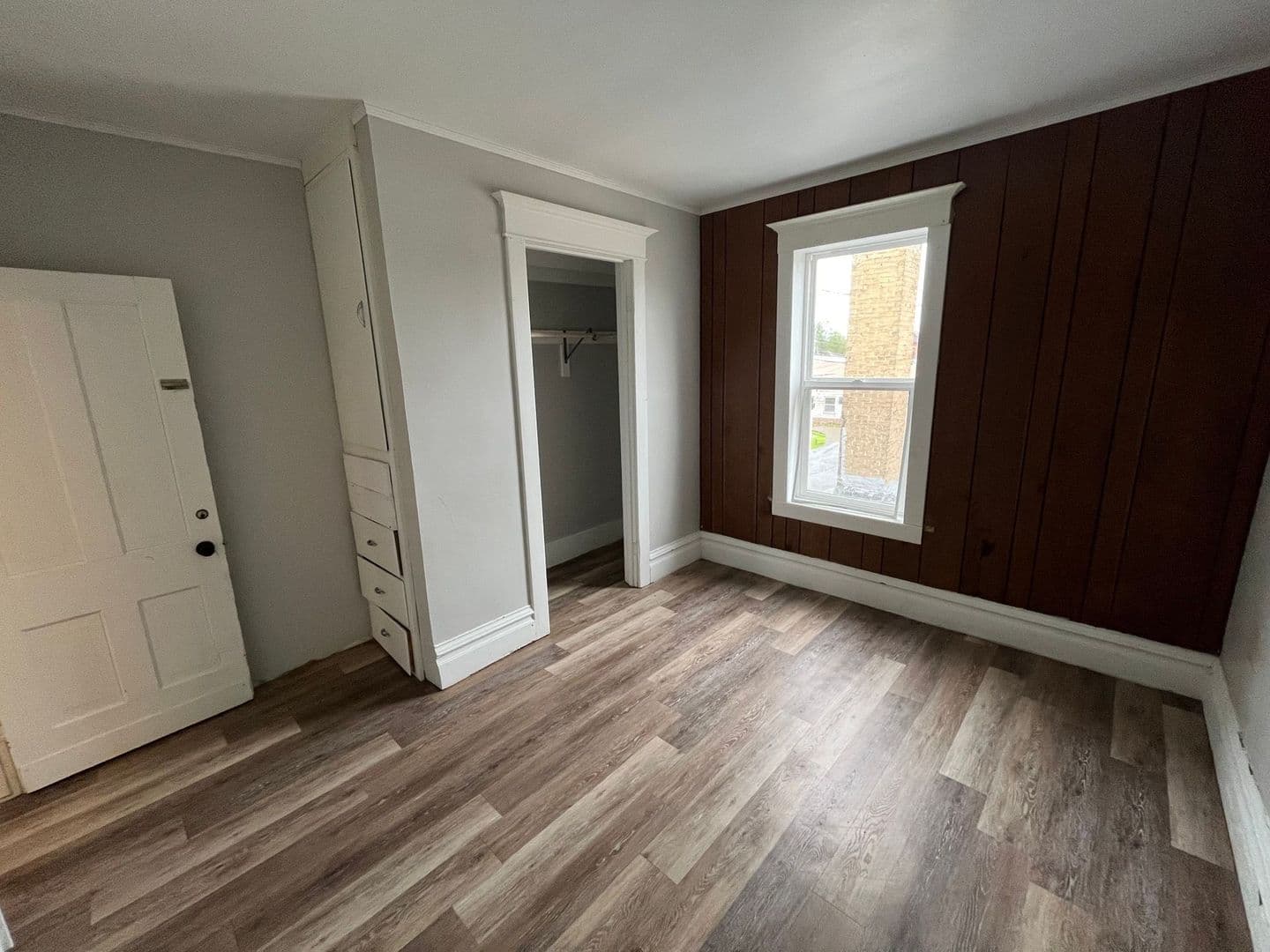 Marion Apartment: 112 E Garfield Ave