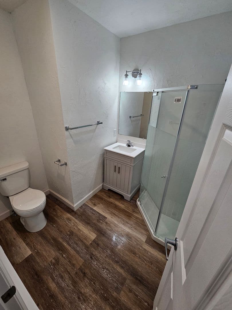 Gillett Apartment: 100 N Lake Ave