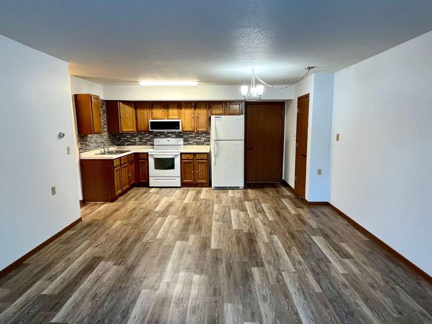Eagle River Apartment: 416 Mill Street