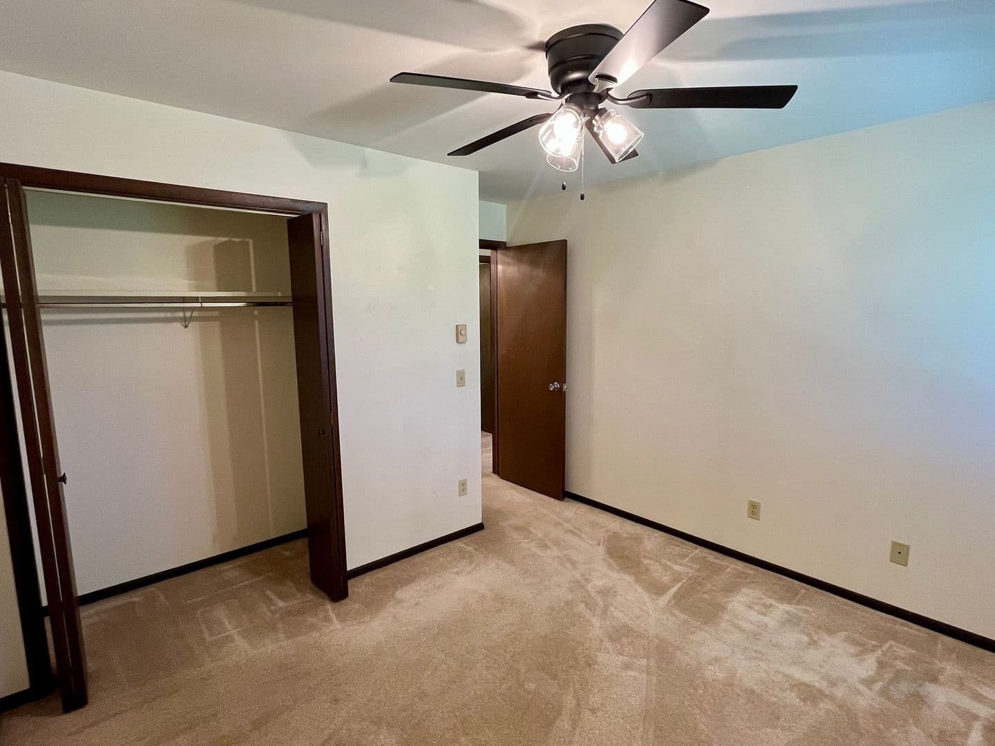 Marshfield Apartment: 1703 Sawyer Dr