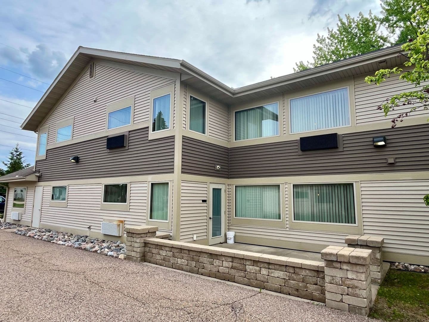 Weston Apartment: 3102 Jelinek Ave