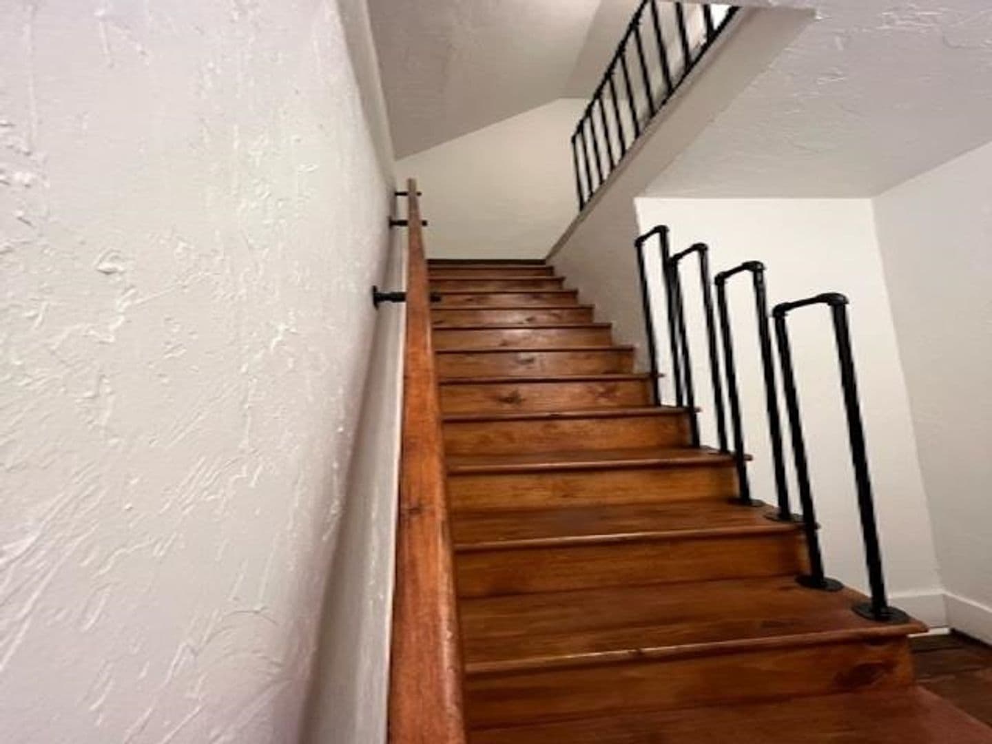 Marinette Apartment: 1134 Madison Avenue