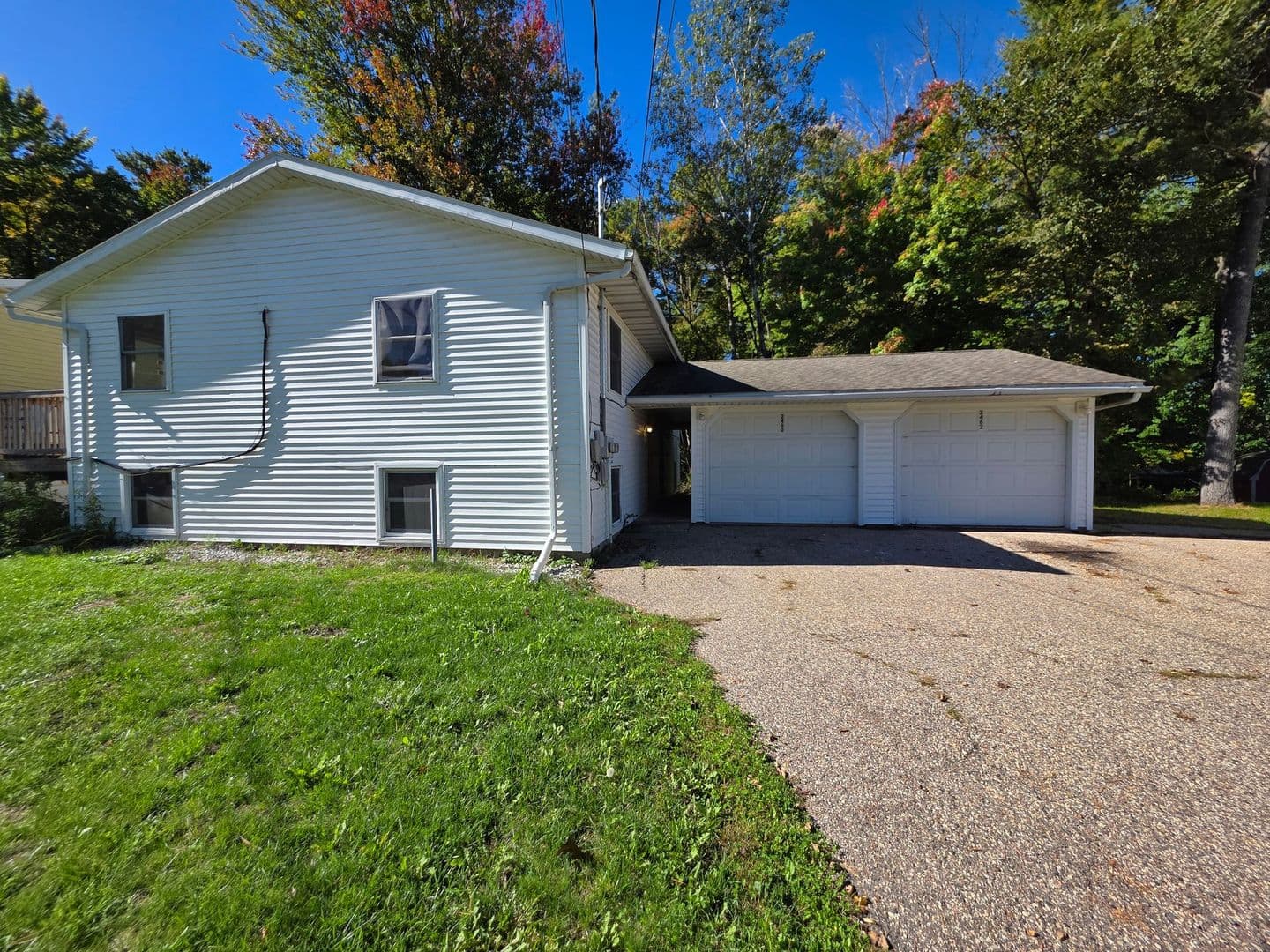 Wisconsin Rapids Apartment: 2460-2462 2nd Ave South