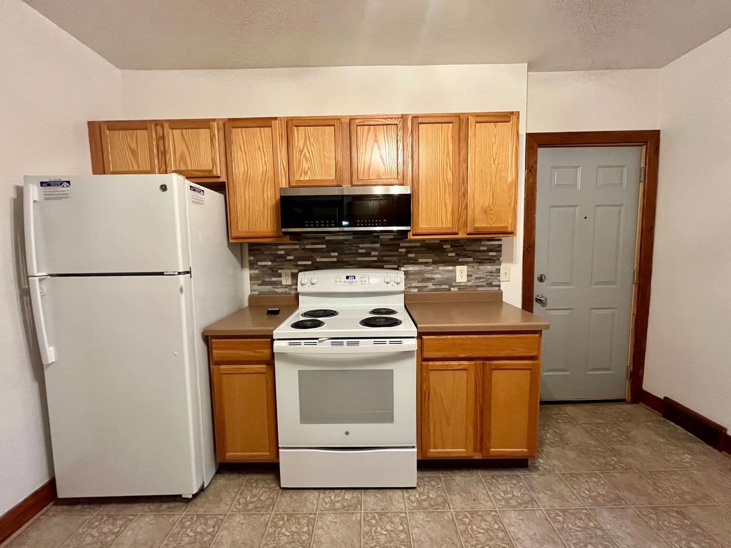 Rhinelander Apartment: 730 Wabash Street