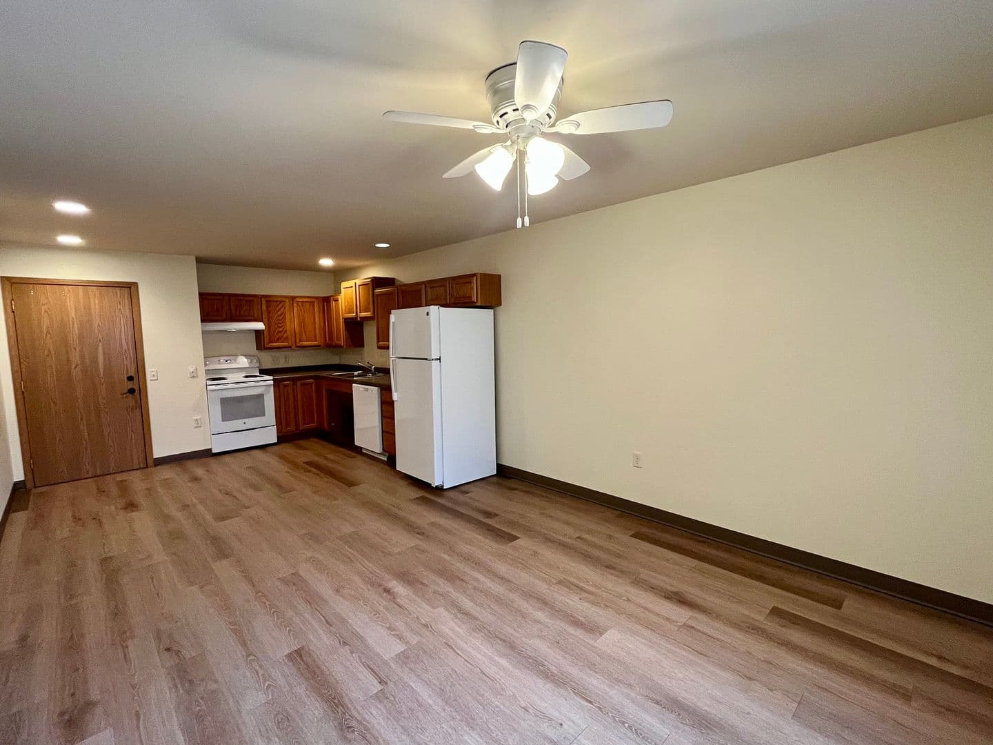 Weston Apartment: 3102 Jelinek Ave
