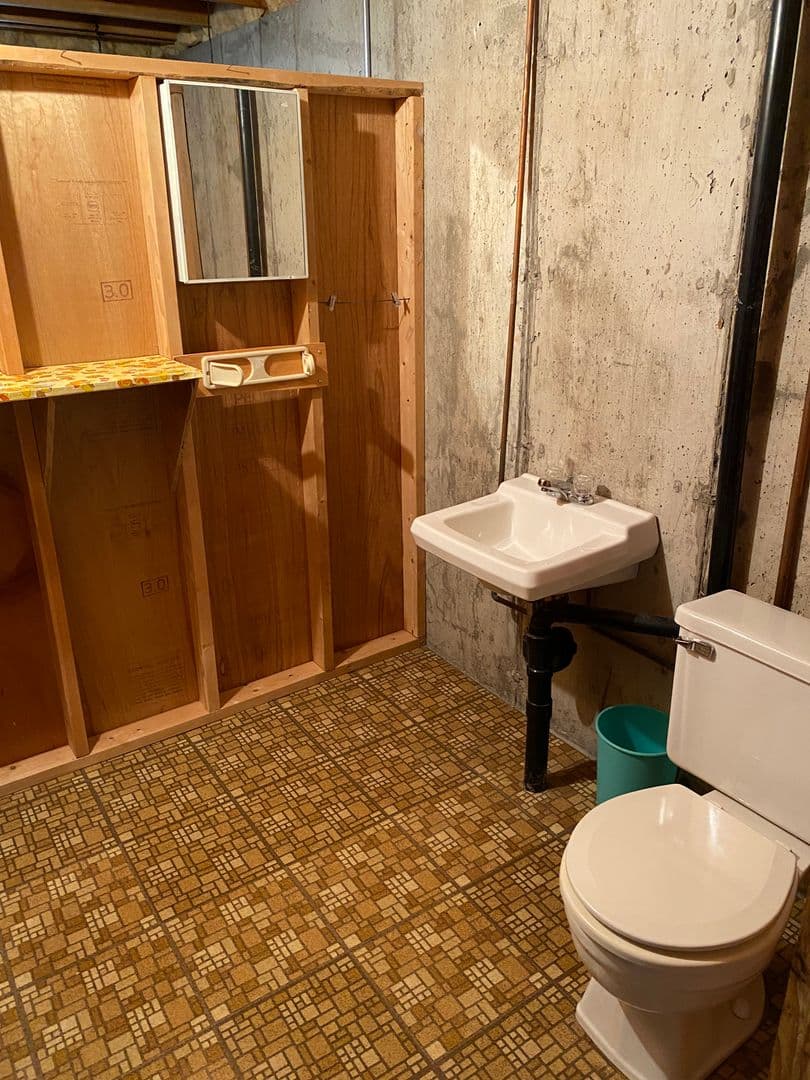 Marshfield Apartment: 307 S Vine Avenue