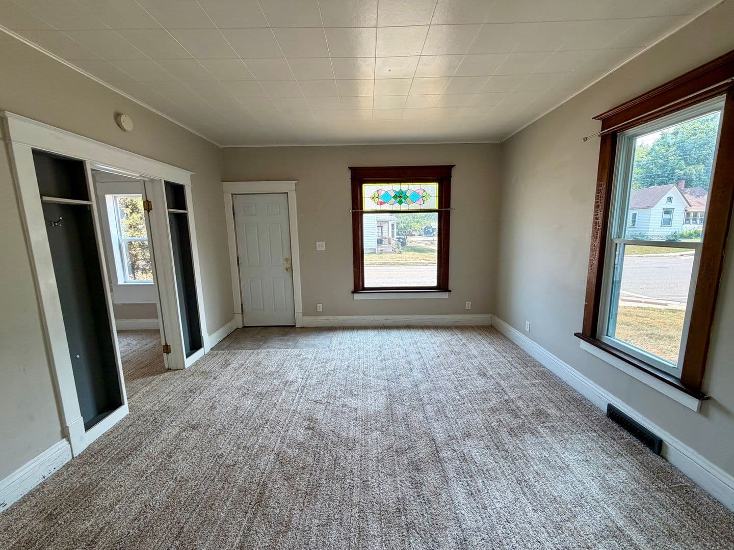 Rhinelander Apartment: 603 N Stevens Street