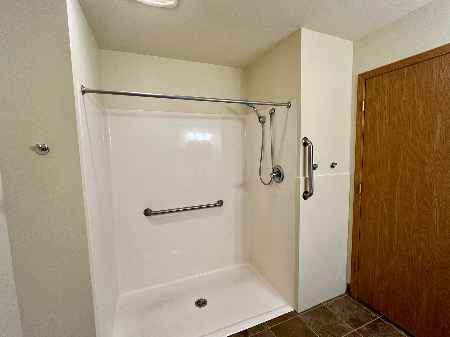 Weston Apartment: 3102 Jelinek Ave