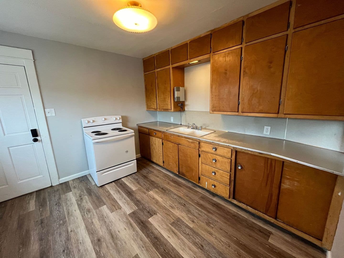Marion Apartment: 112 E Garfield Ave
