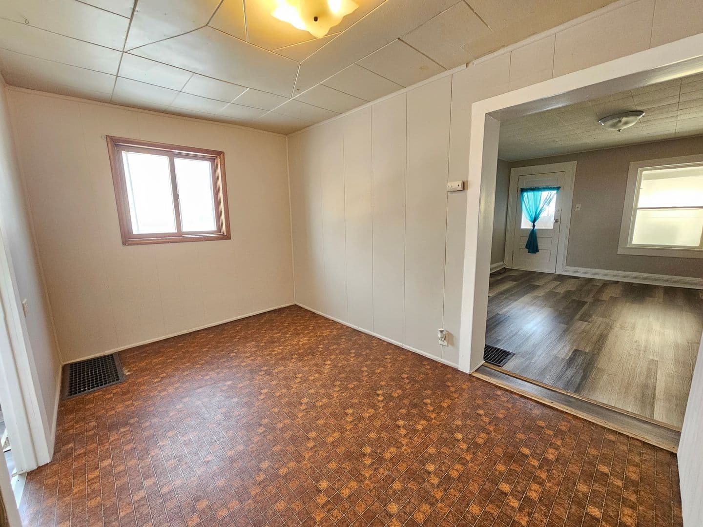 Wisconsin Rapids Apartment: 341 9th St N