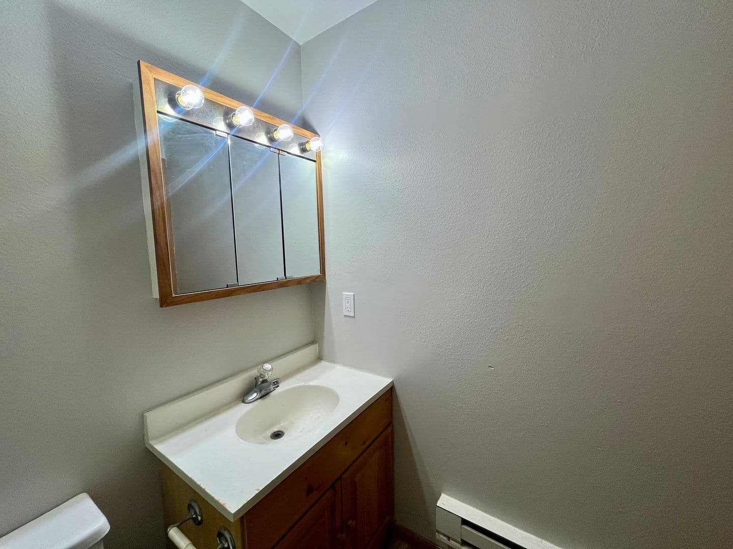 Tomah Apartment: 401 - 405 N Glendale Ave