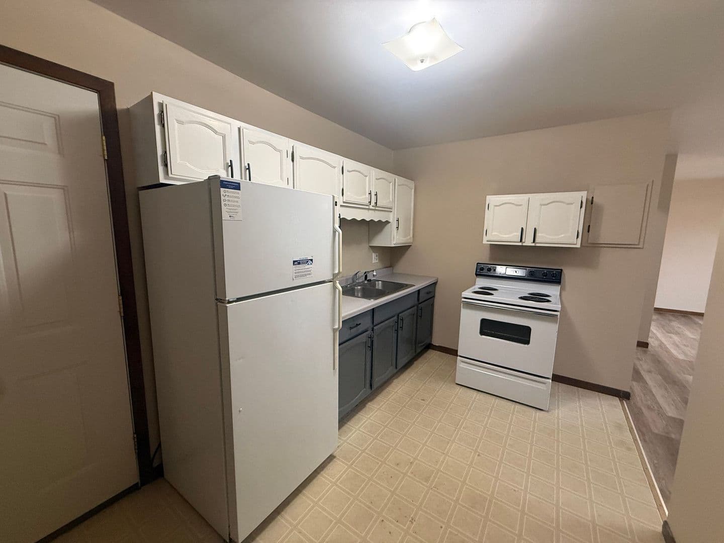 Wittenberg Apartment: 516 S Webb Street