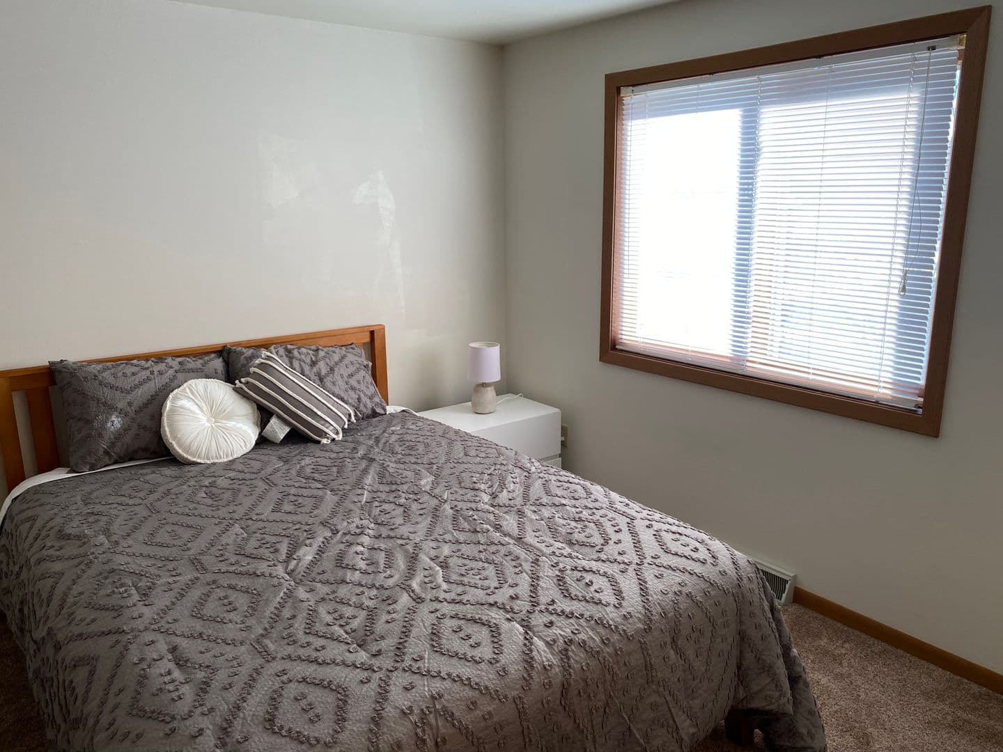 Marshfield Apartment: 307 S Vine Avenue