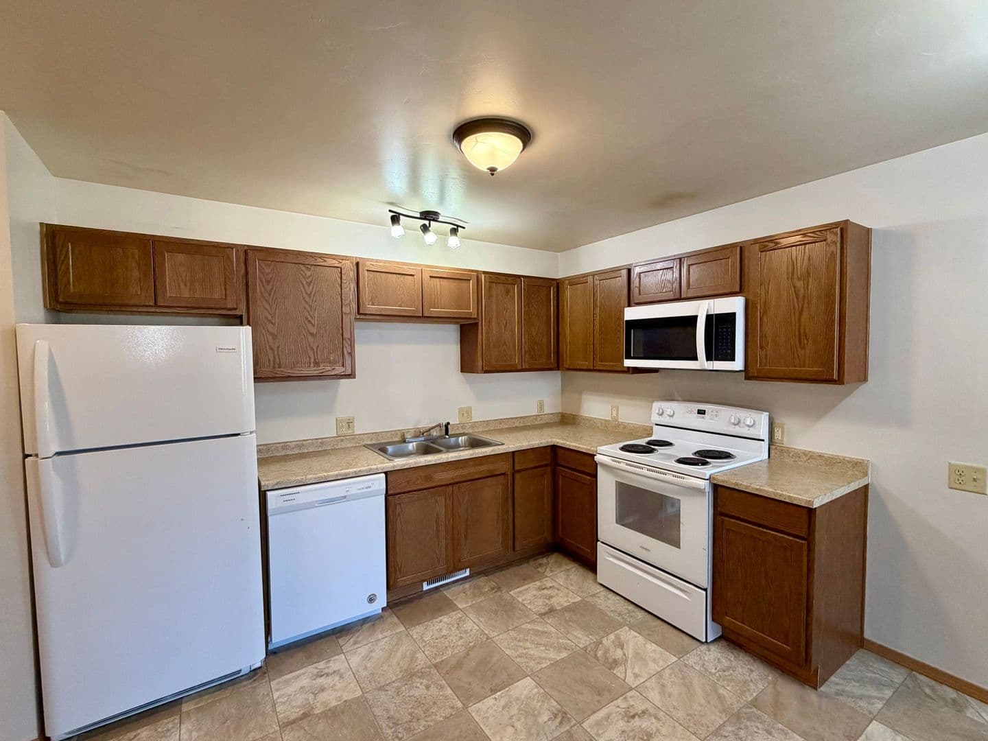 Wausau Apartment: 1813 N 11th Ave