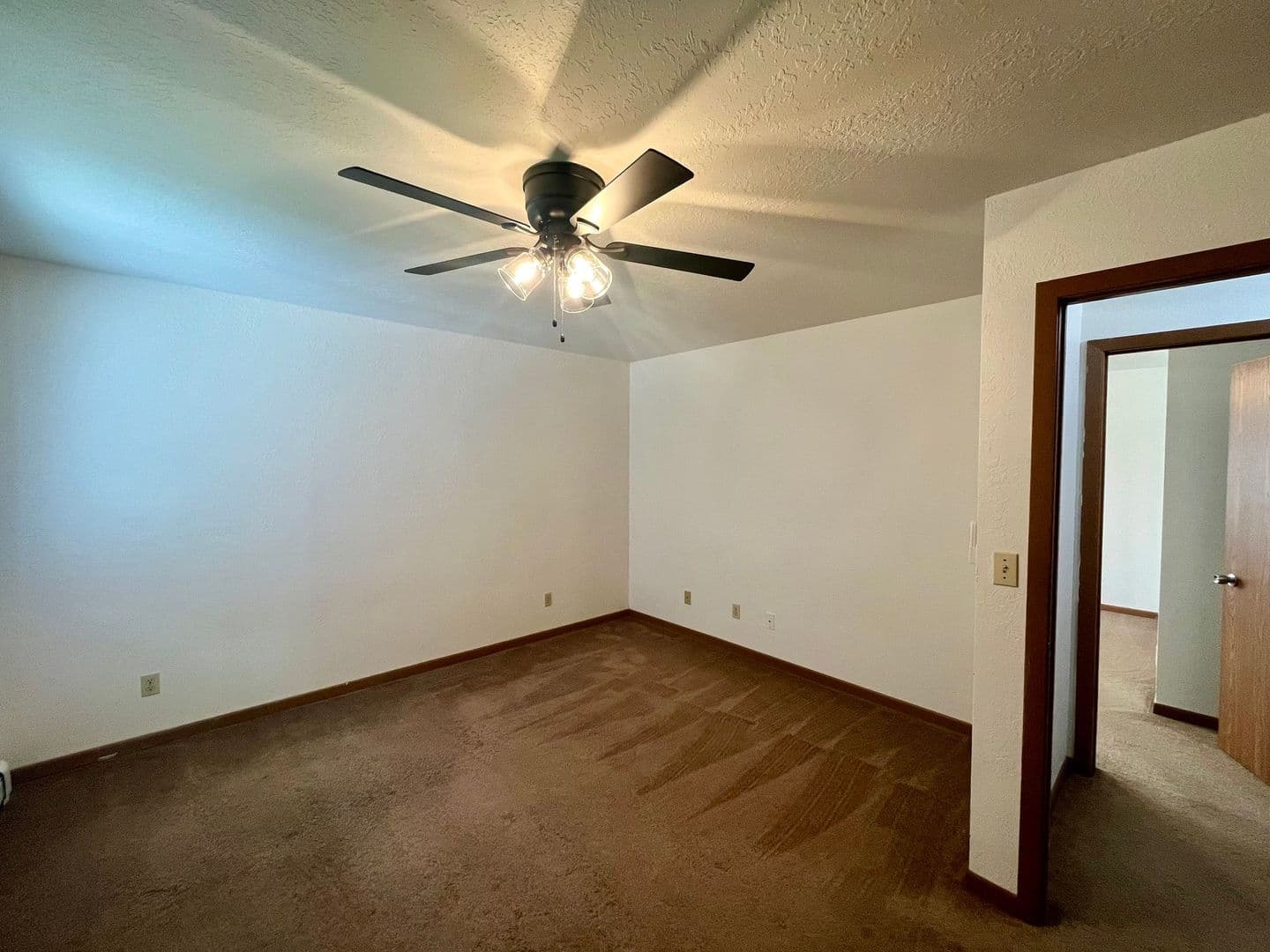 Plover Apartment: 2730 Washington Ave