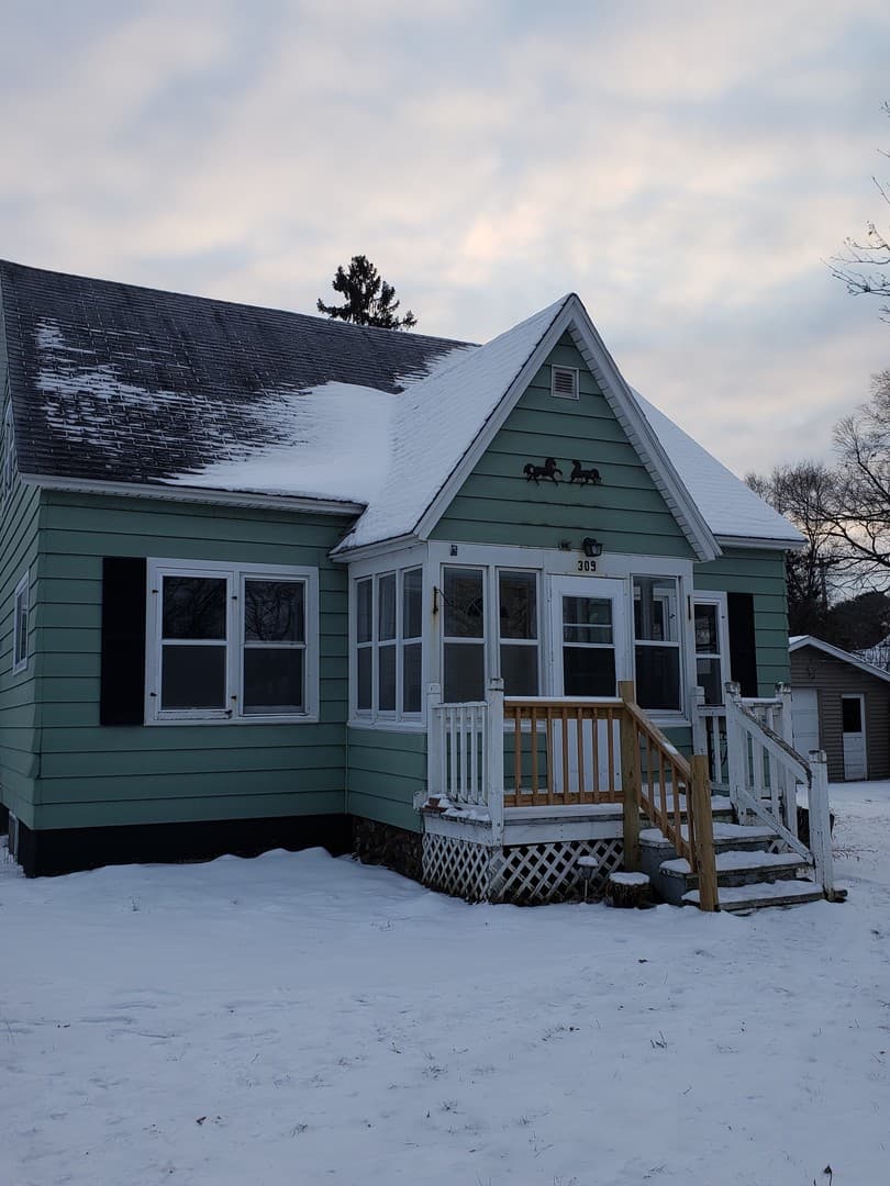 Rothschild House: 309 Weston Avenue