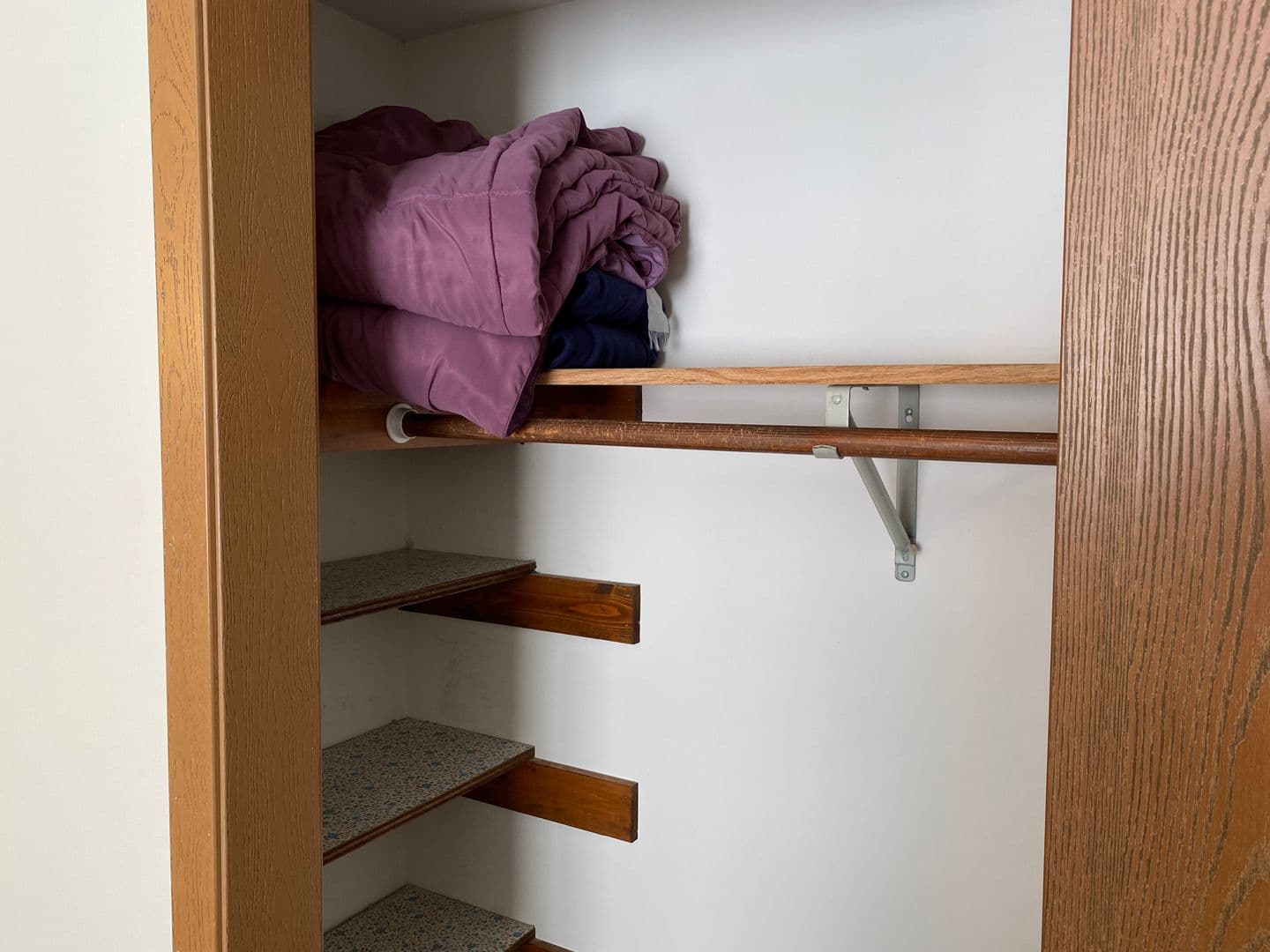 Marshfield Apartment: 307 S Vine Avenue