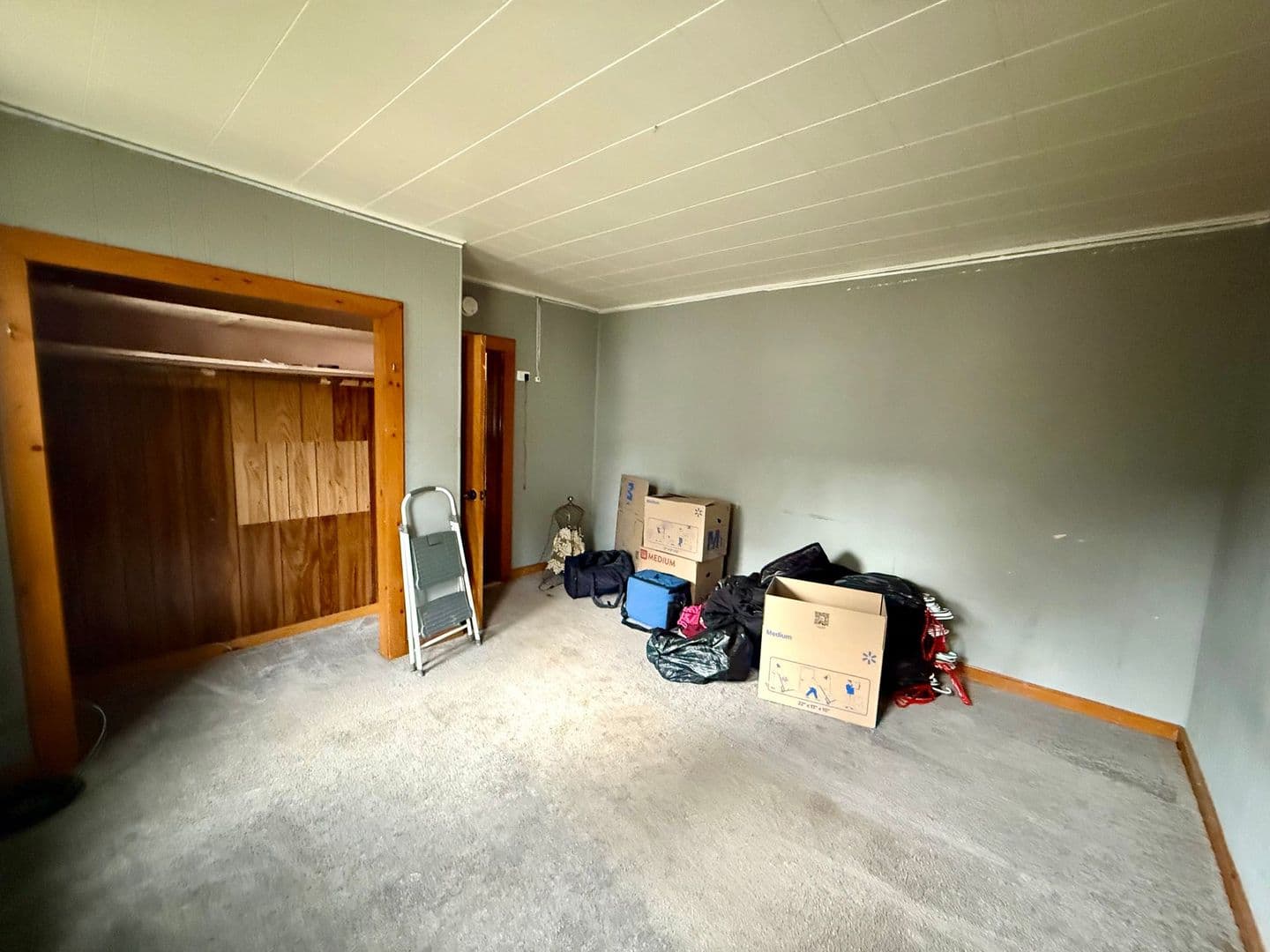 Merrill House: 604 N Genesee St