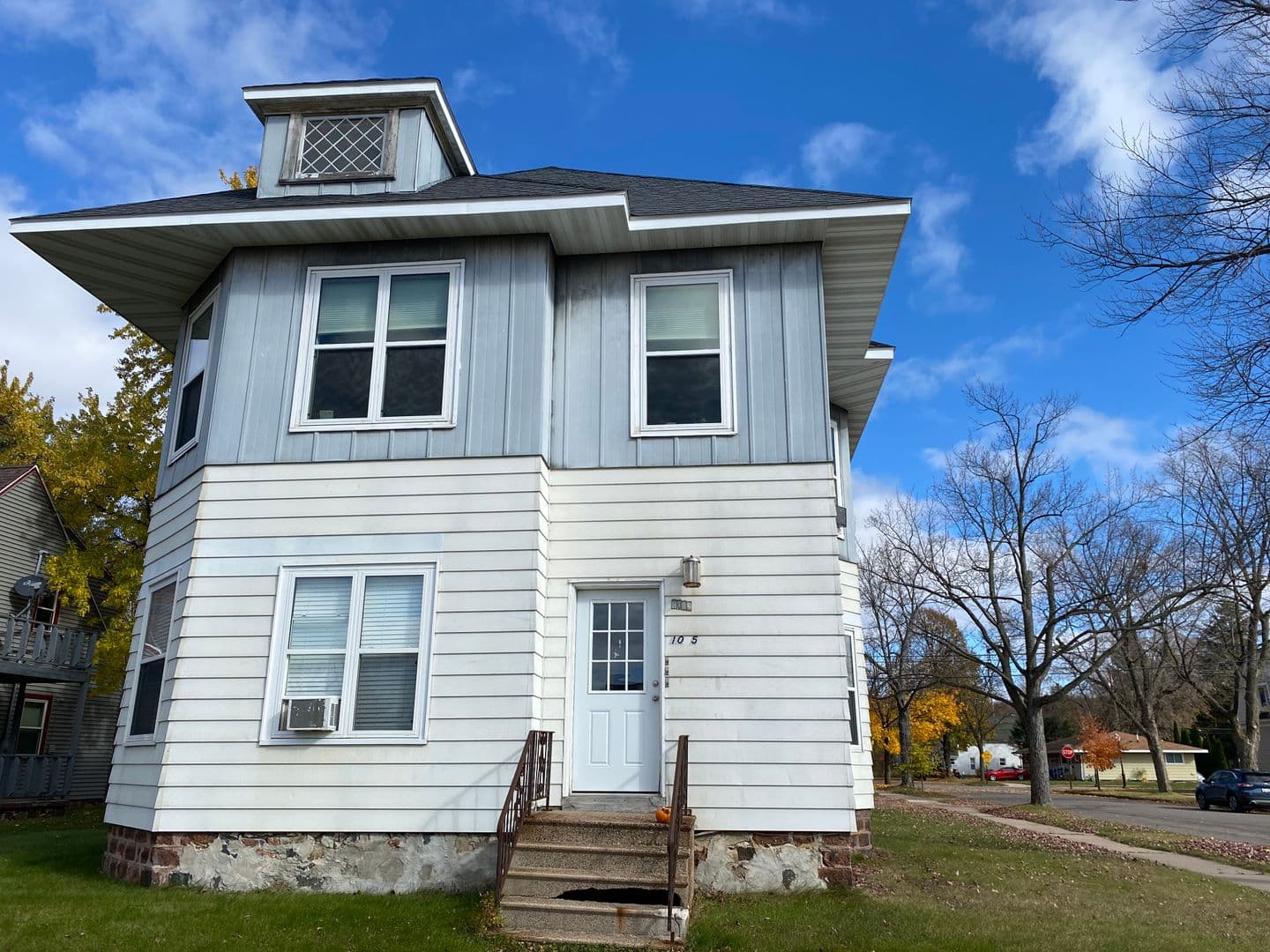Wausau Apartment: 1015 Grand Ave