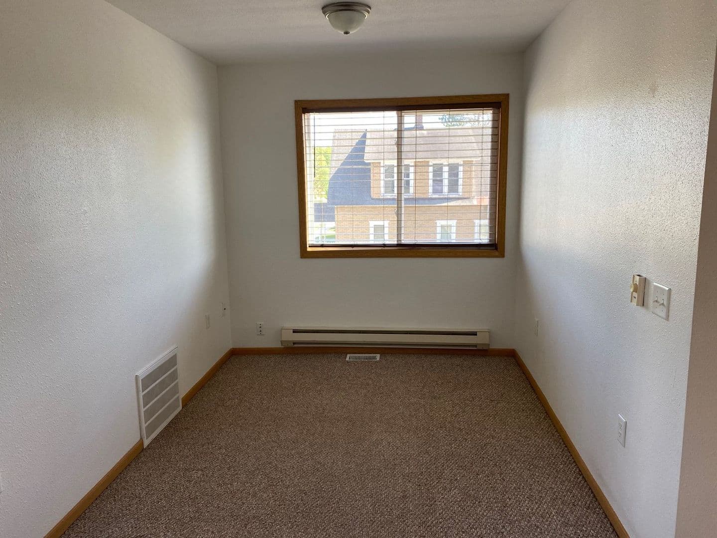 Rhinelander Apartment: 730 Wabash Street