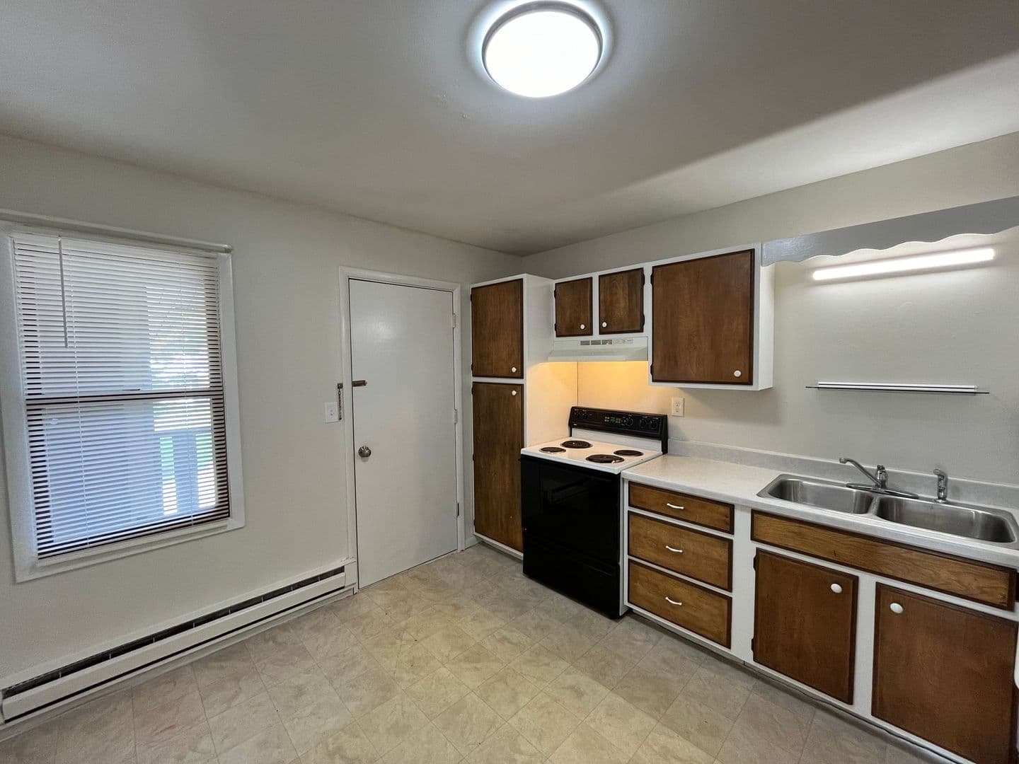 Wittenberg Apartment: 203 E Front St