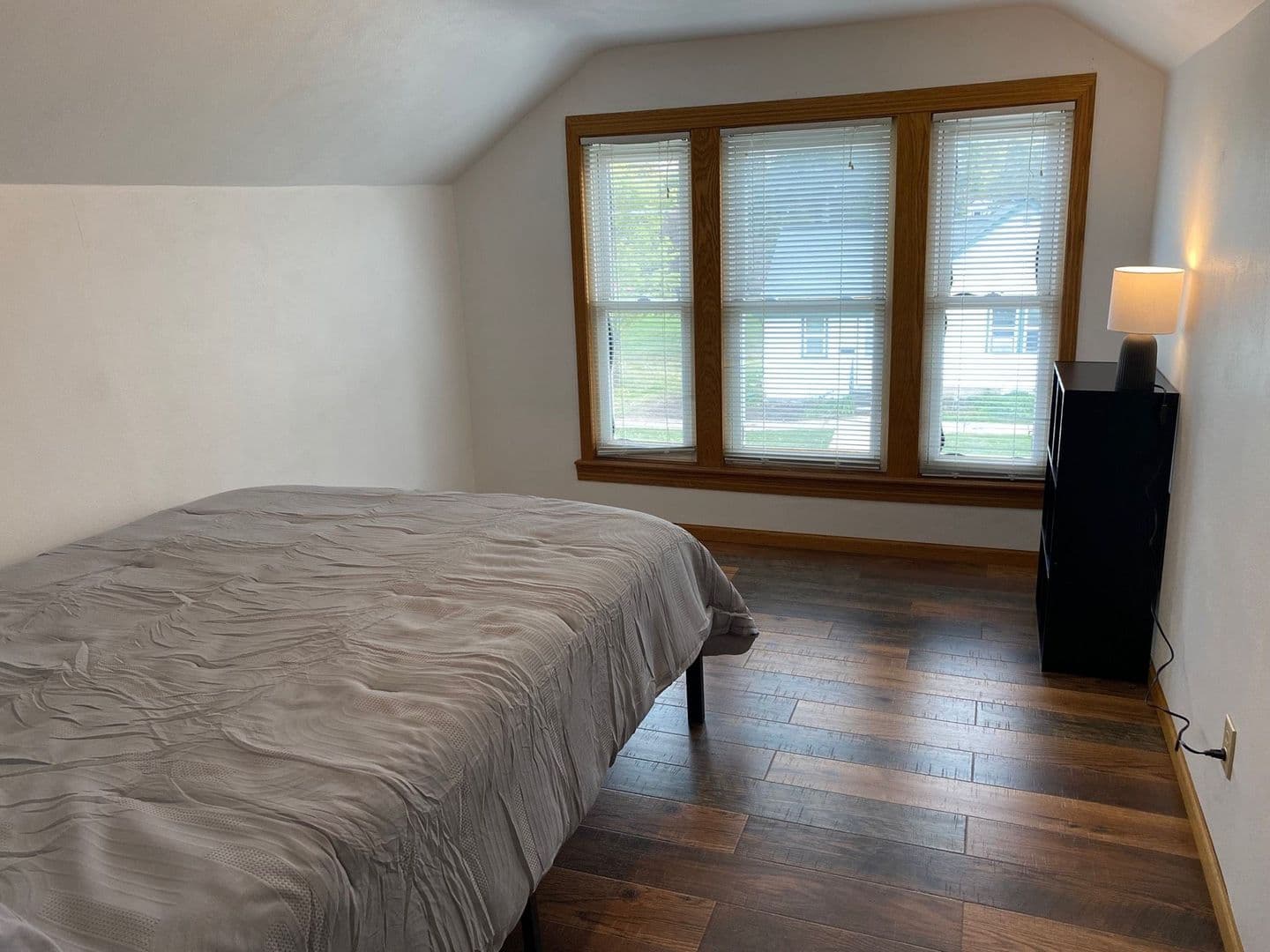 Marshfield Apartment: 410 N Maple Ave