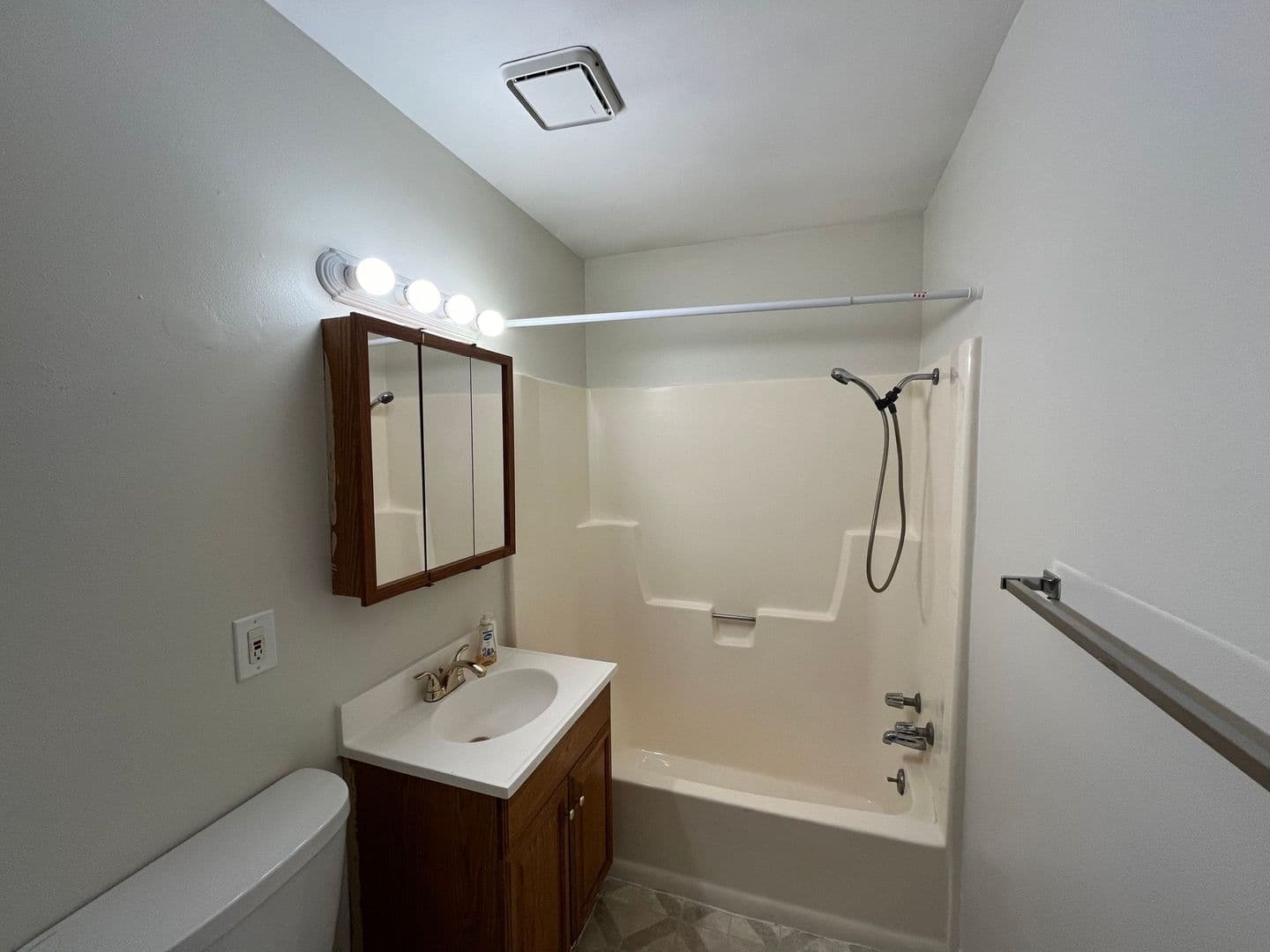 Wittenberg Apartment: 203 E Front St