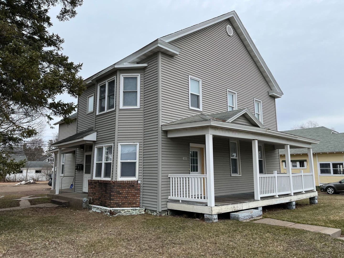 Merrill Apartment: 1800 E Main St