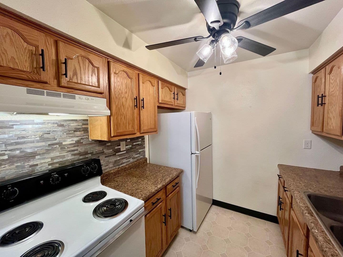 Tomahawk Apartment: 1011 Timm St