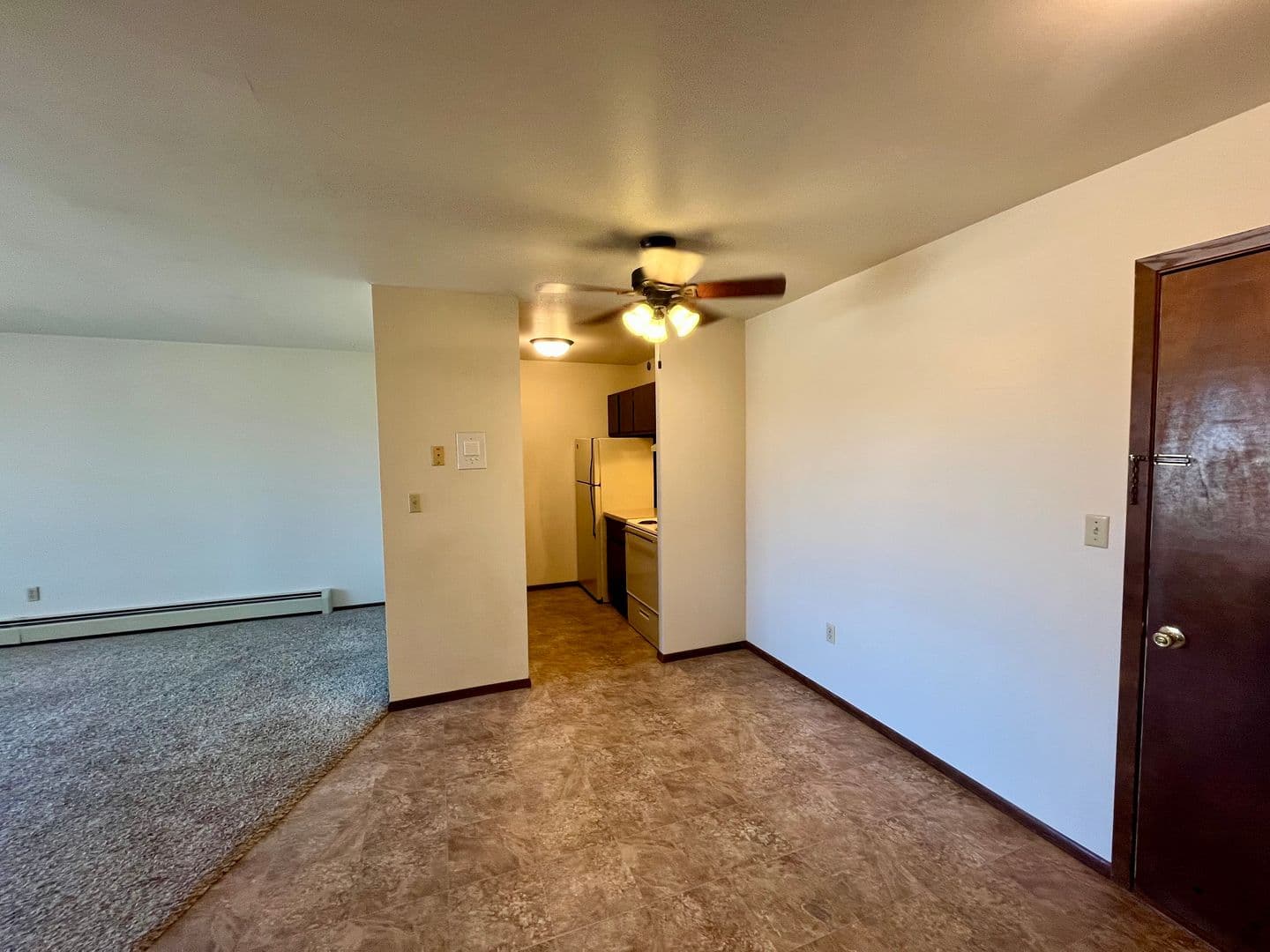 Marshfield Apartment: 619 Laurel Ct