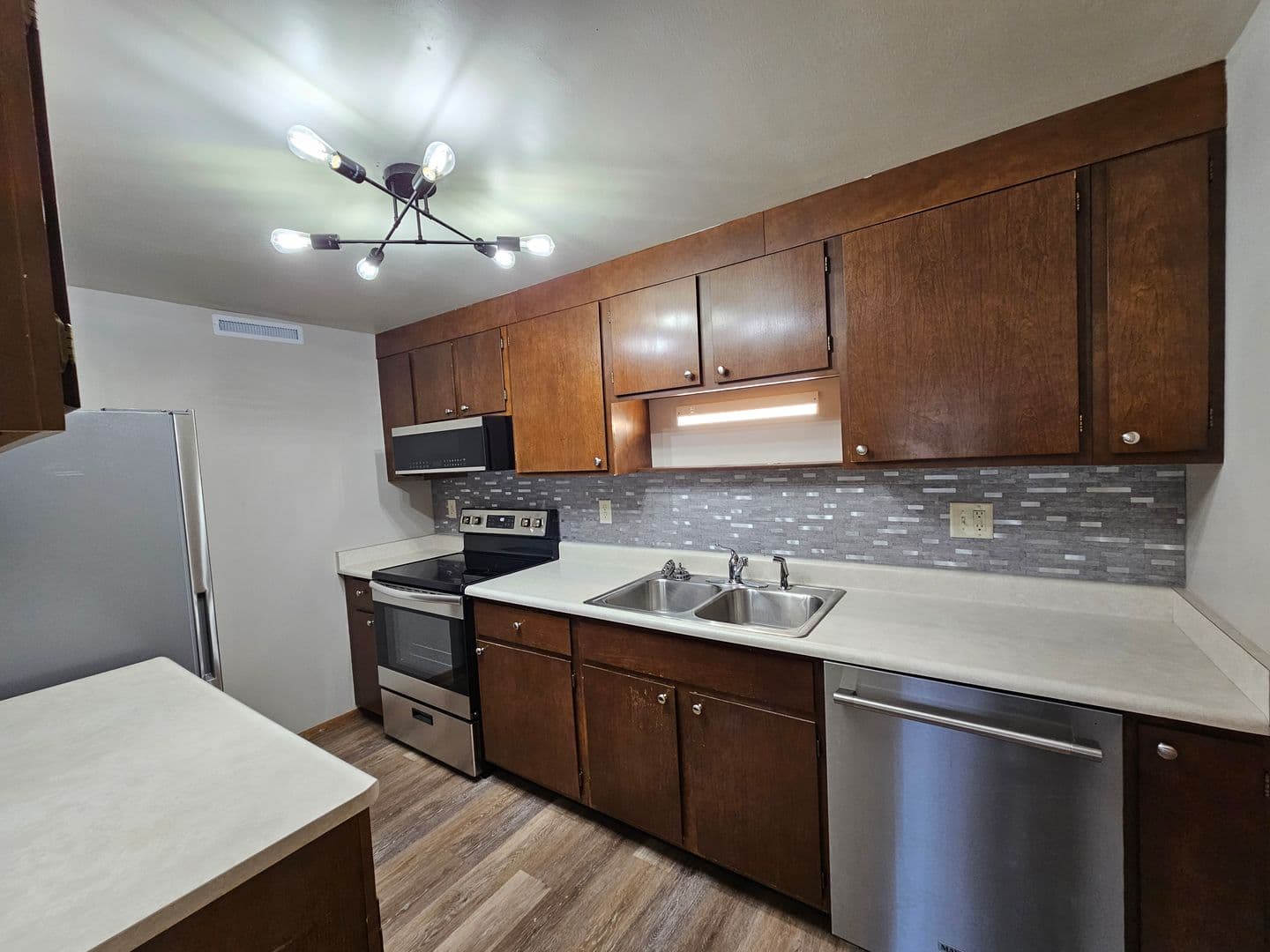 Plover Apartment: 3520 Evergreen Dr