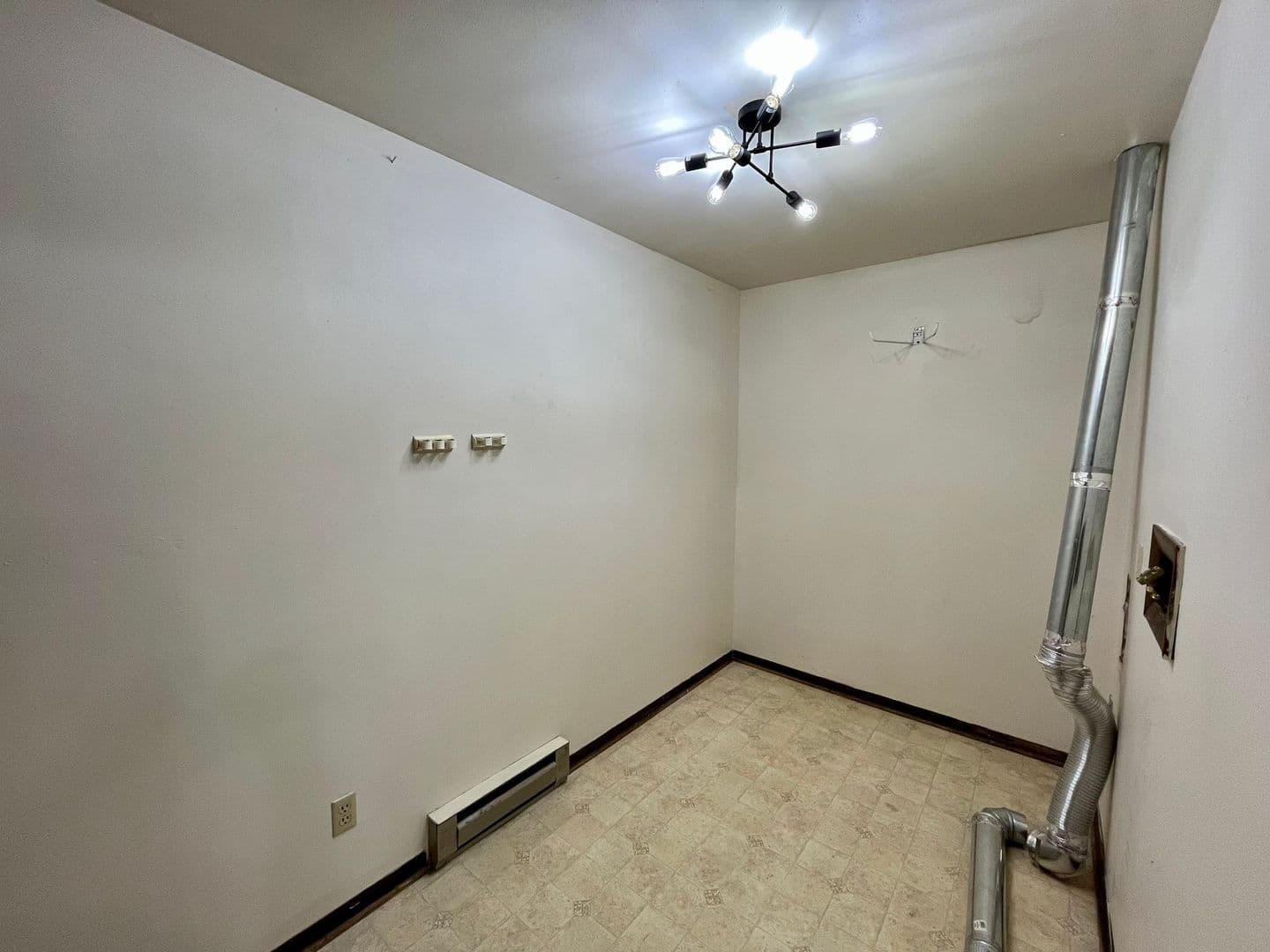 Marshfield Apartment: 1010 Sawyer Dr