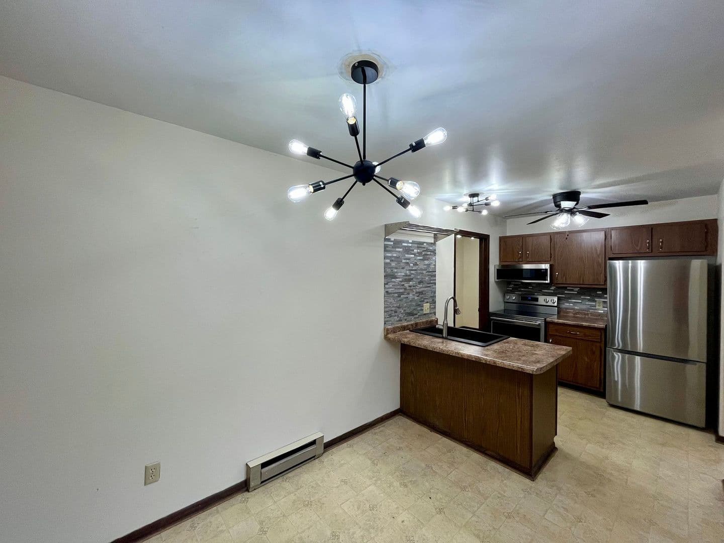 Marshfield Apartment: 1010 Sawyer Dr
