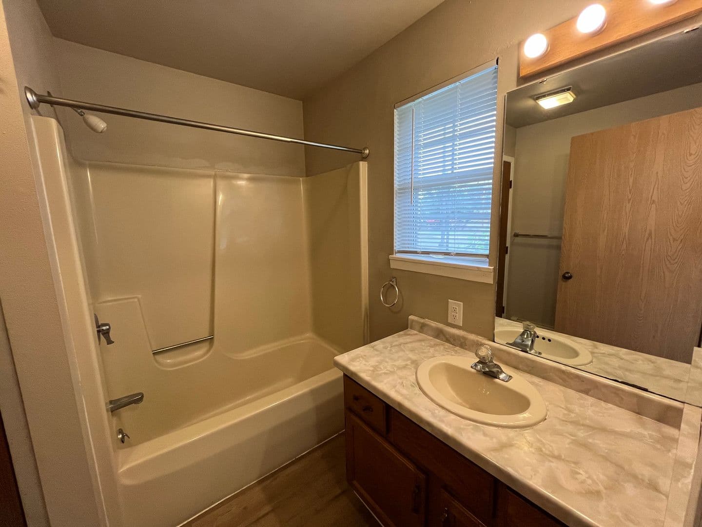 Stevens Point Apartment: 2448 4th Ave