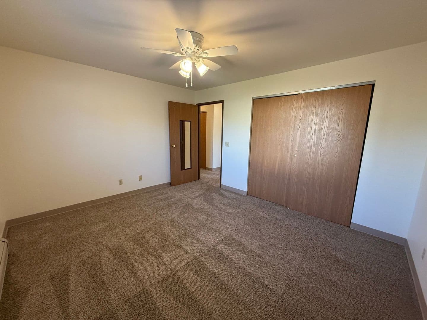 Plover Apartment: 3126 Wilson Avenue