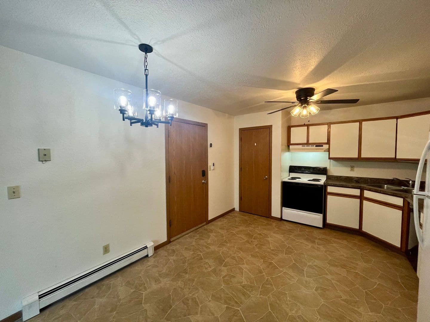 Plover Apartment: 2730 Washington Ave