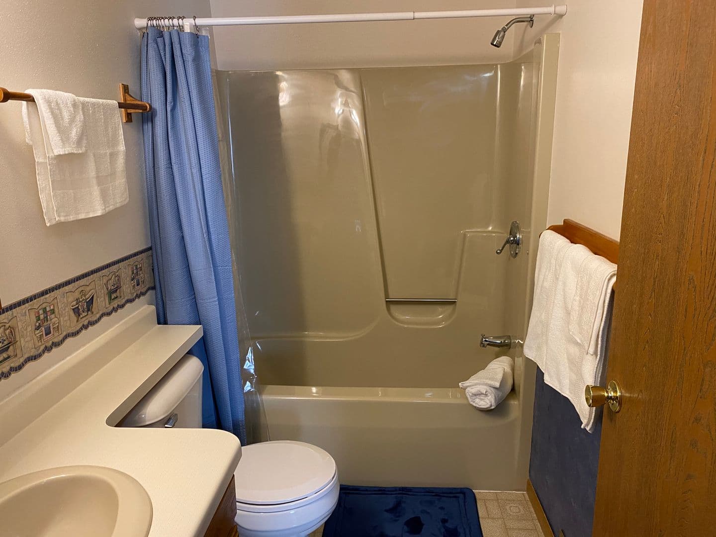 Marshfield Apartment: 307 S Vine Avenue
