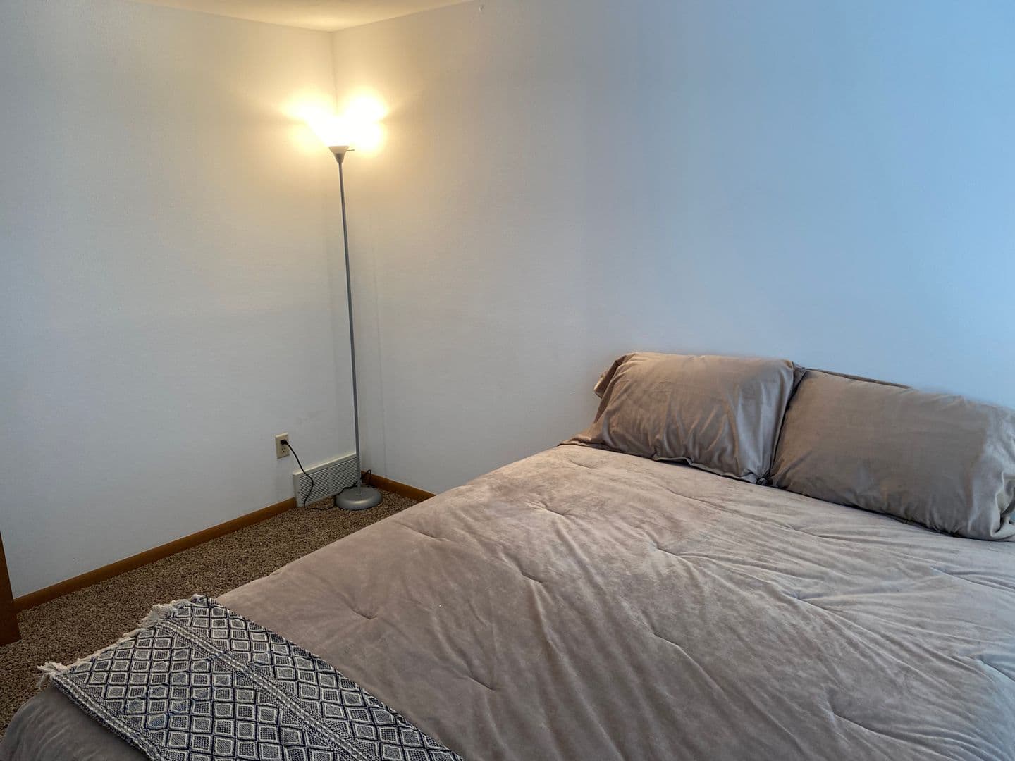 Marshfield Apartment: 307 S Vine Avenue