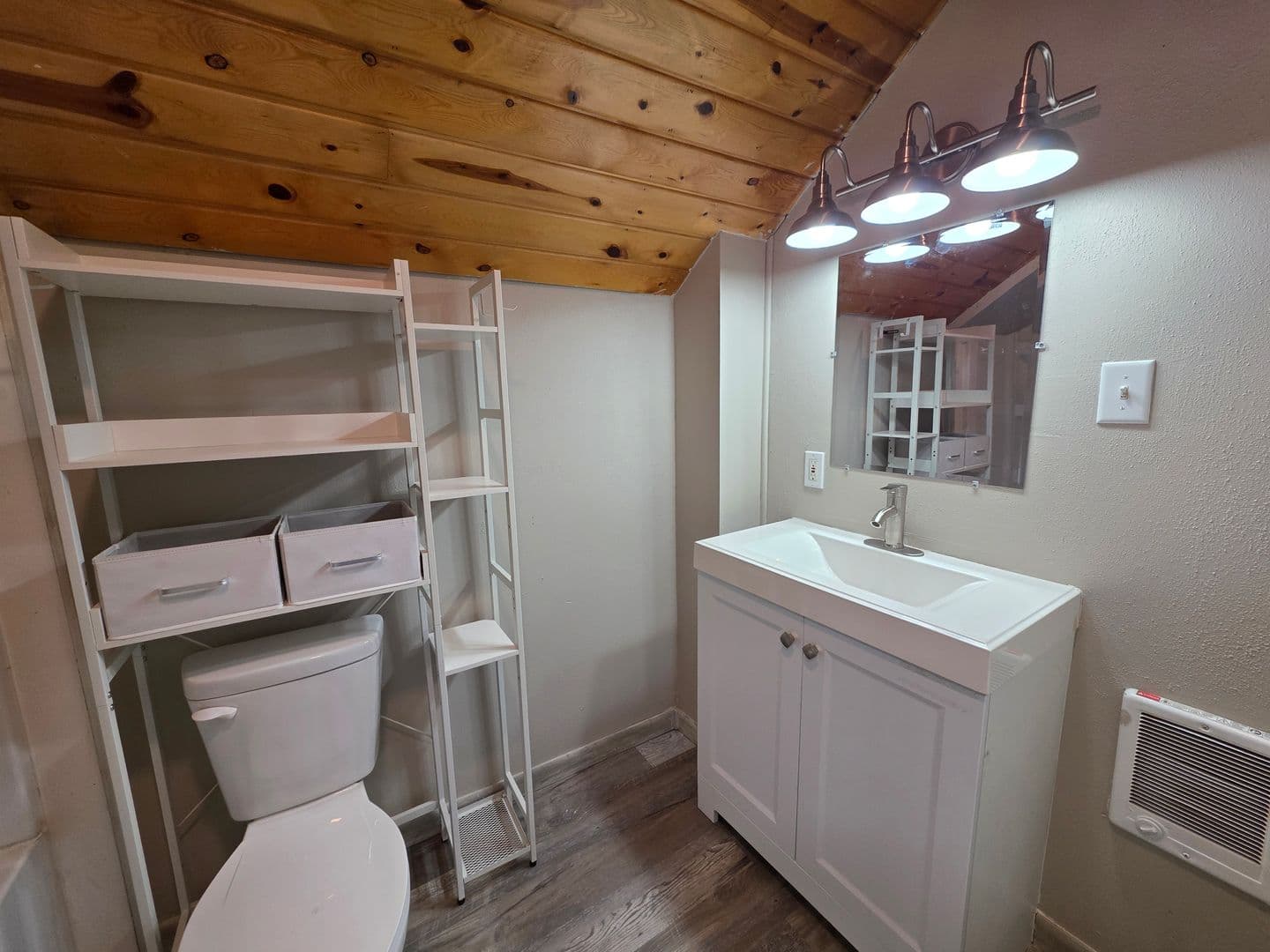 Nekoosa Apartment: 618 North St