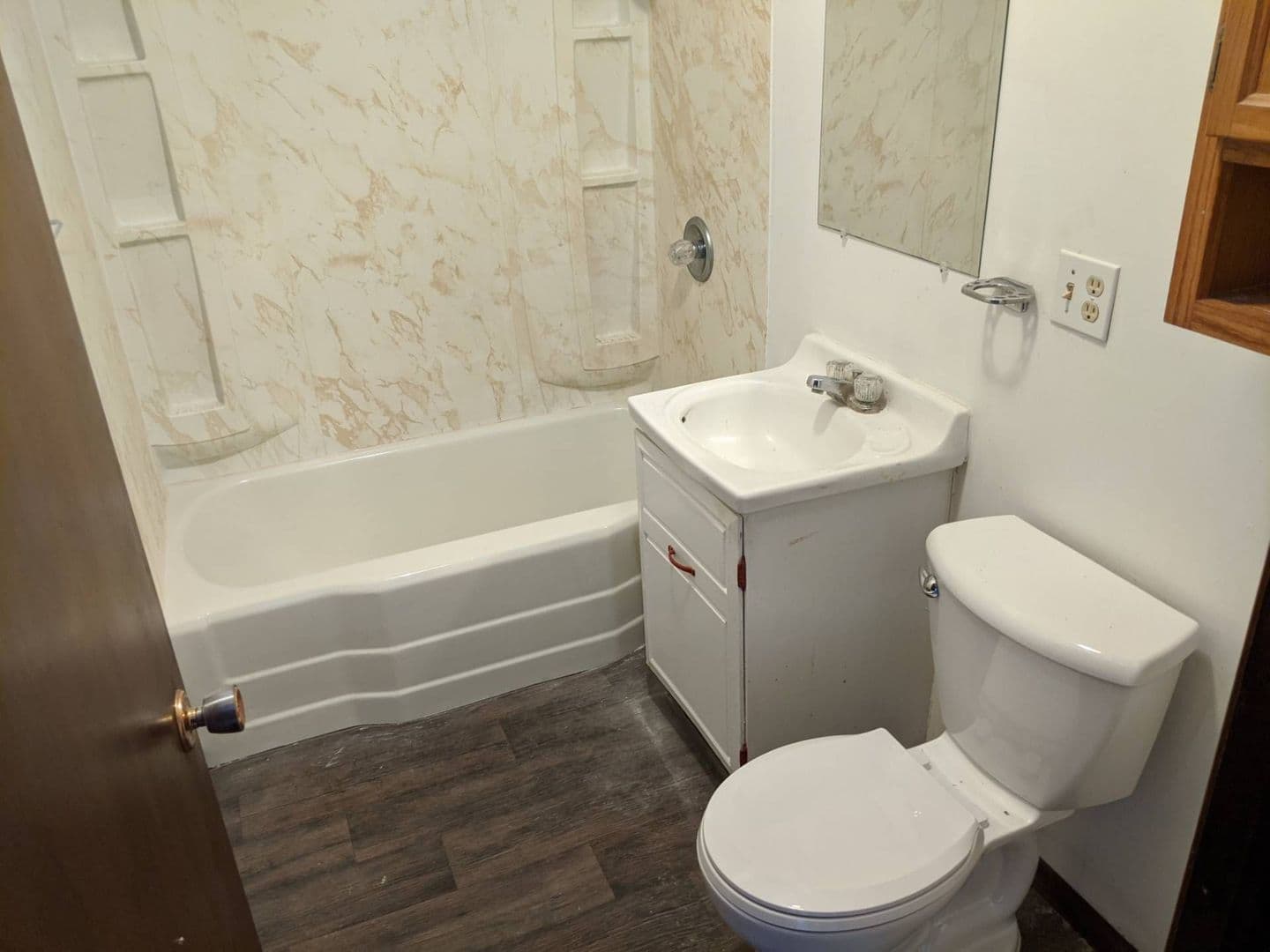 Wittenberg Apartment: 516 S Webb Street