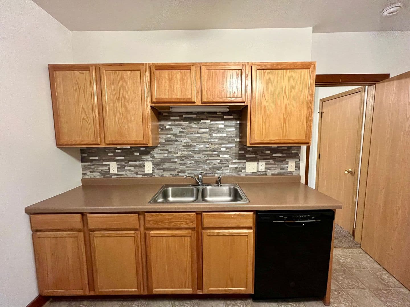 Rhinelander Apartment: 730 Wabash Street