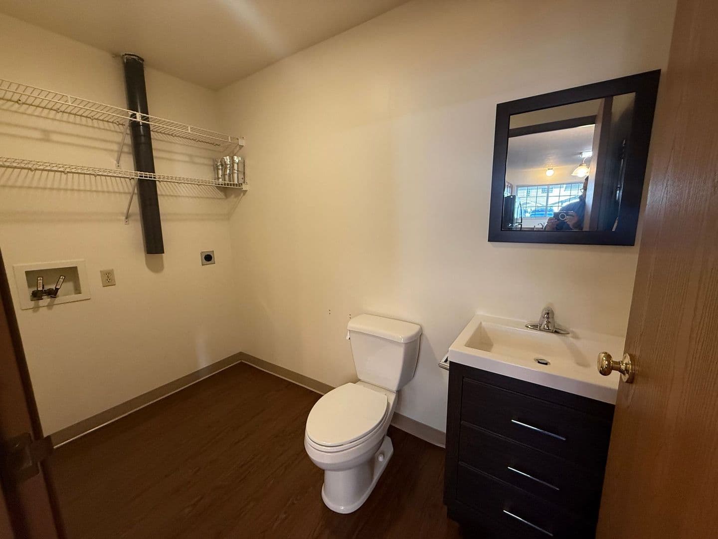 Plover Apartment: 3126 Wilson Avenue