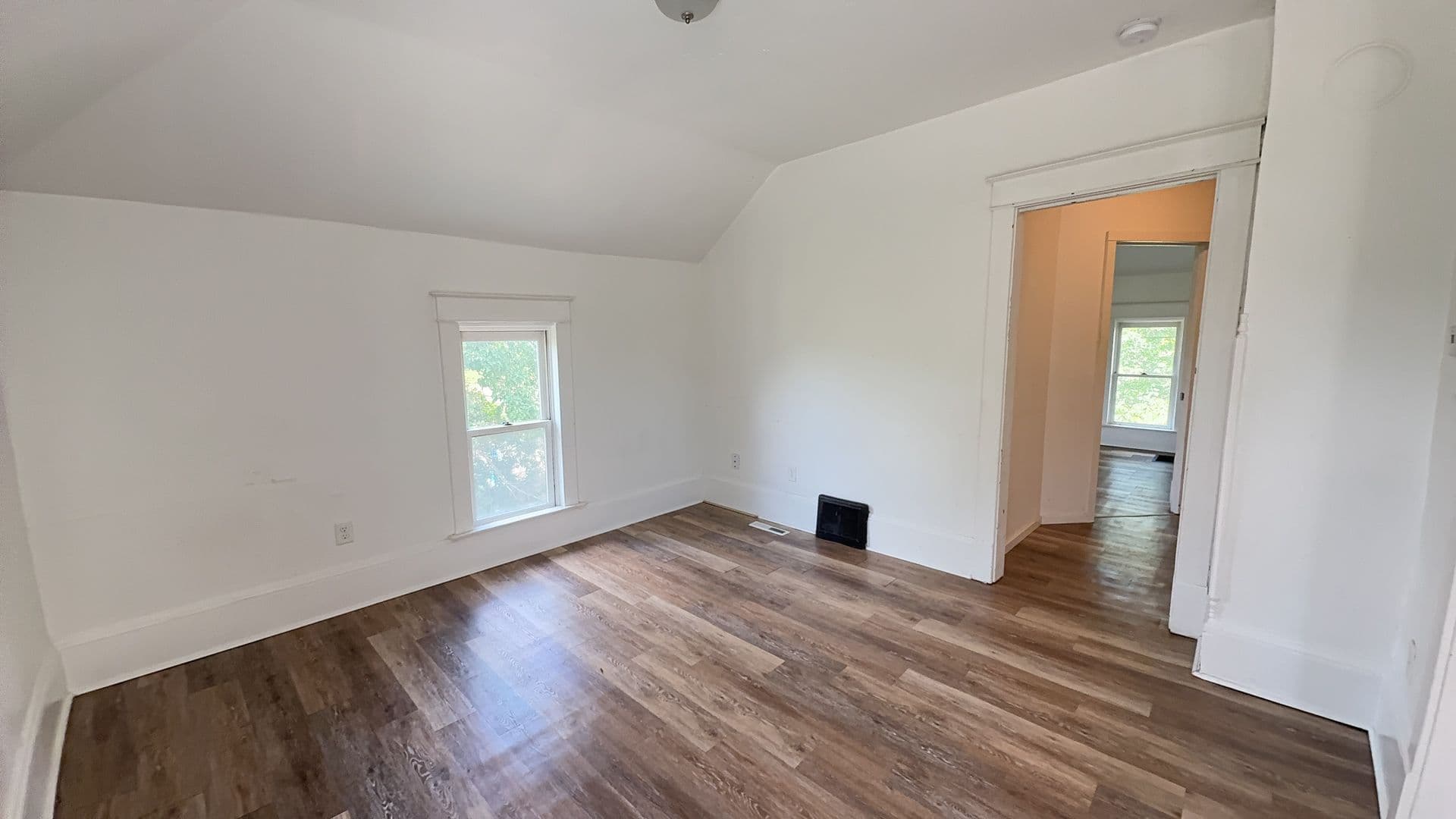 Antigo Apartment: 540 Wausau Road